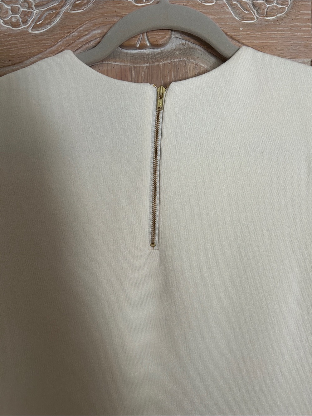 Tuckernuck Cream Short Sleeve Shift Dress with Navy-Trim Pockets - Picture 3 of 4